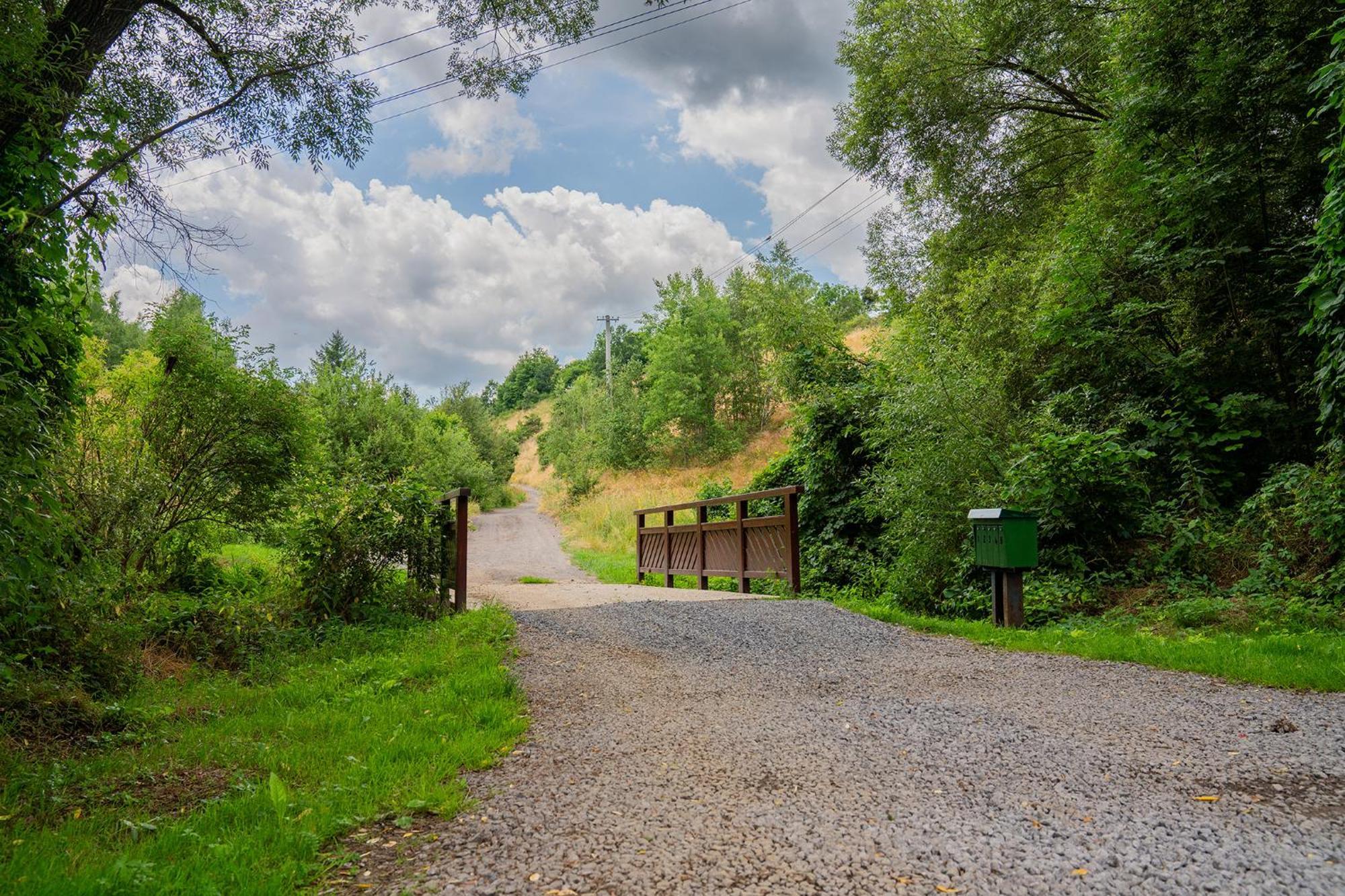Chalupka Opal A Chalupa Achat Na Luke Lukahuta Chaletstiavnica Banska Stiavnica Na Samote - Samoobsluzny Pristup Cez Pin-Kod Nonstop المظهر الخارجي الصورة